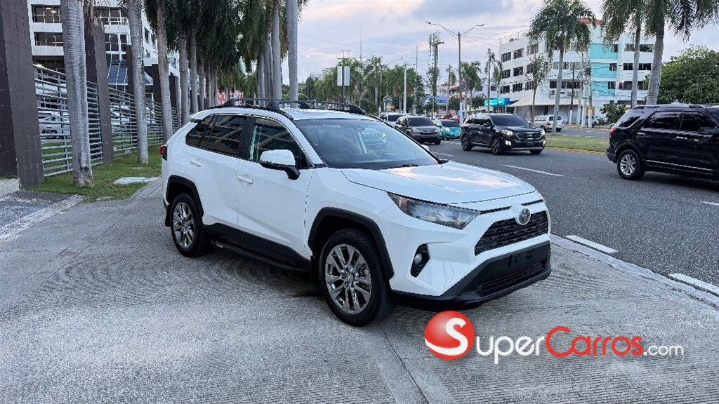 2021 Toyota RAV4 LE — foto 3 / 8