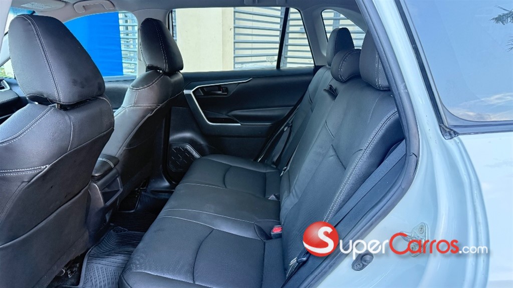 2021 Toyota RAV4 LE — foto 5 / 8