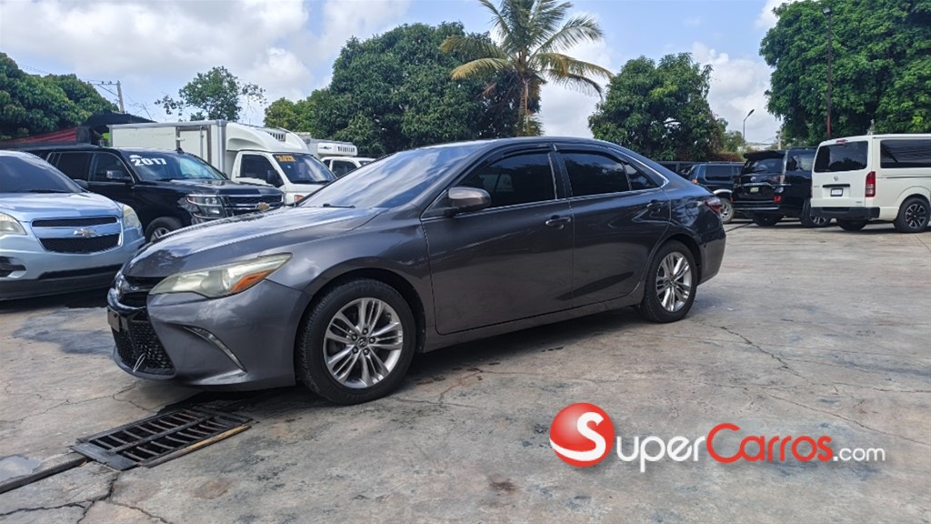 2015 Toyota Camry SE — foto 2 / 11