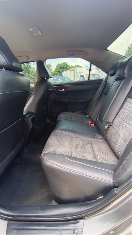 2015 Toyota Camry SE — foto 6 / 11