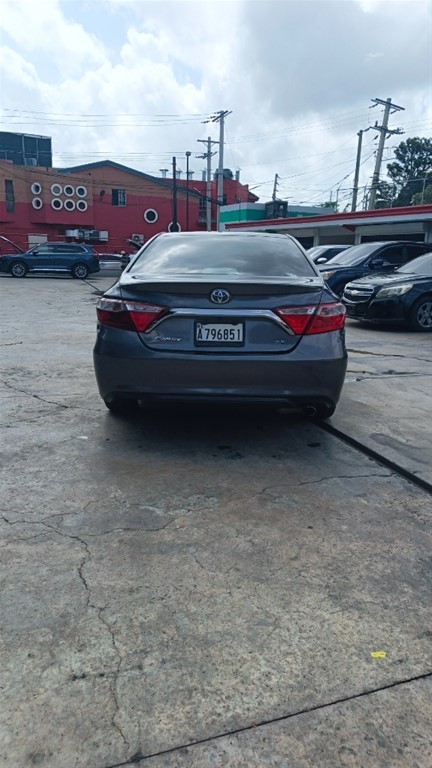 2015 Toyota Camry SE — foto 8 / 11