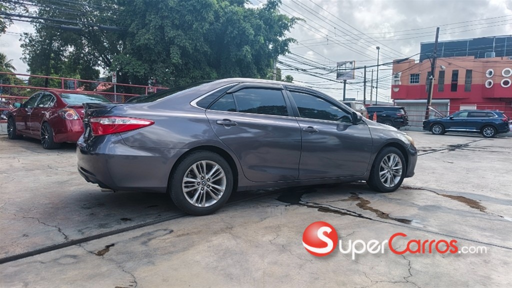 2015 Toyota Camry SE — foto 9 / 11