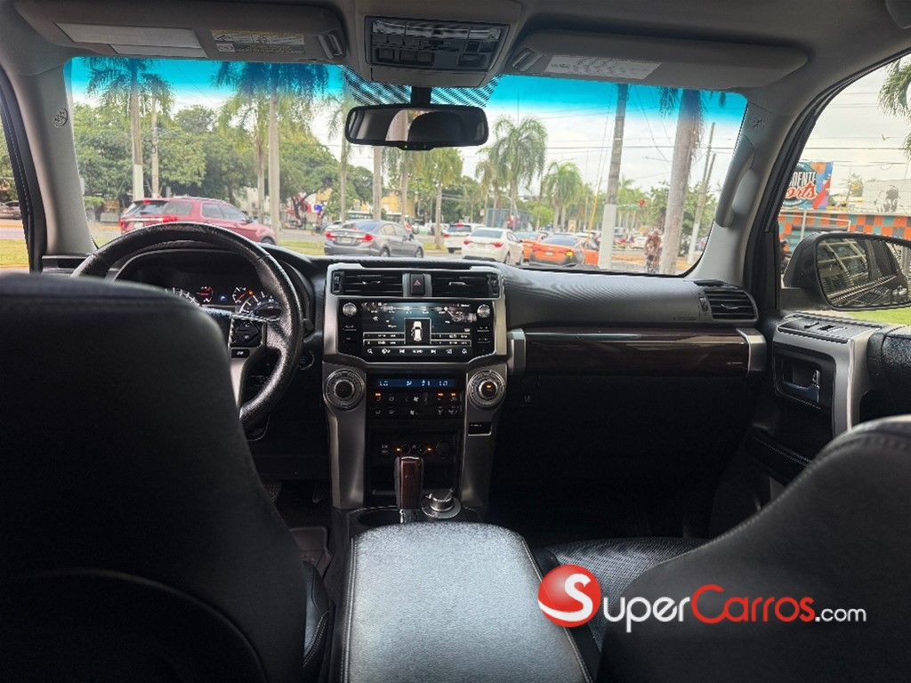 2017 Toyota 4 Runner Limited — foto 6 / 9