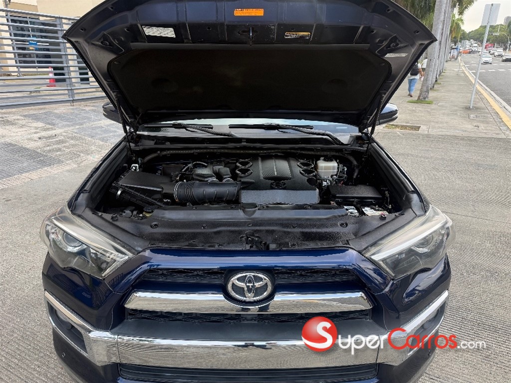 2017 Toyota 4 Runner Limited — foto 7 / 9
