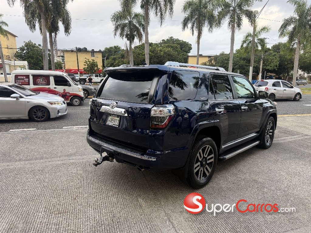 2017 Toyota 4 Runner Limited — foto 8 / 9