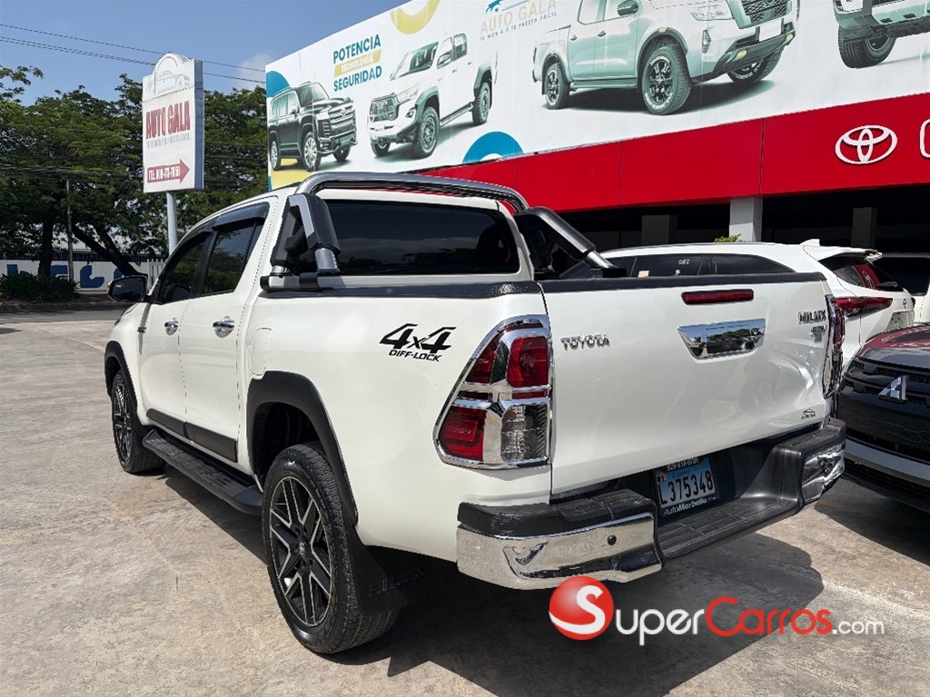 2018 Toyota Hilux SRV — foto 4 / 8