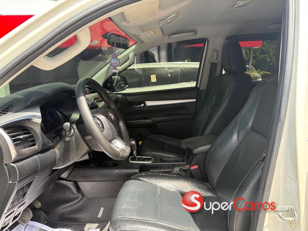 2018 Toyota Hilux SRV — foto 7 / 8