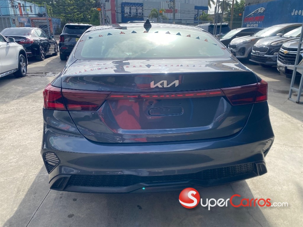 2024 Kia Forte LXS — foto 4 / 11