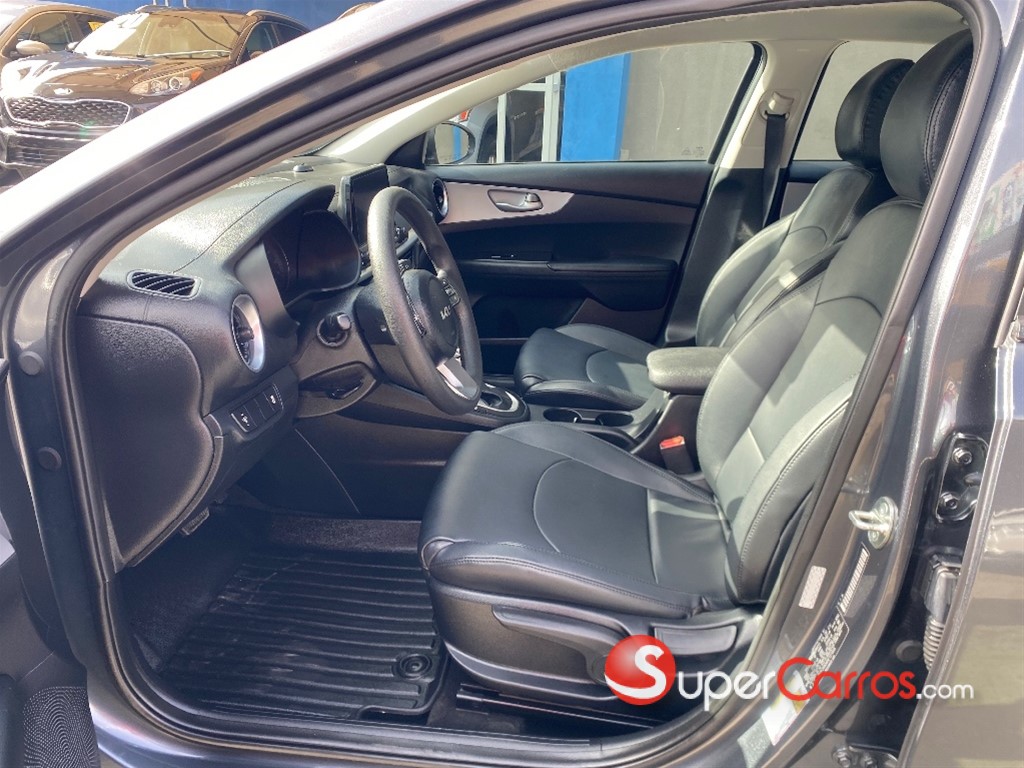 2024 Kia Forte LXS — foto 7 / 11