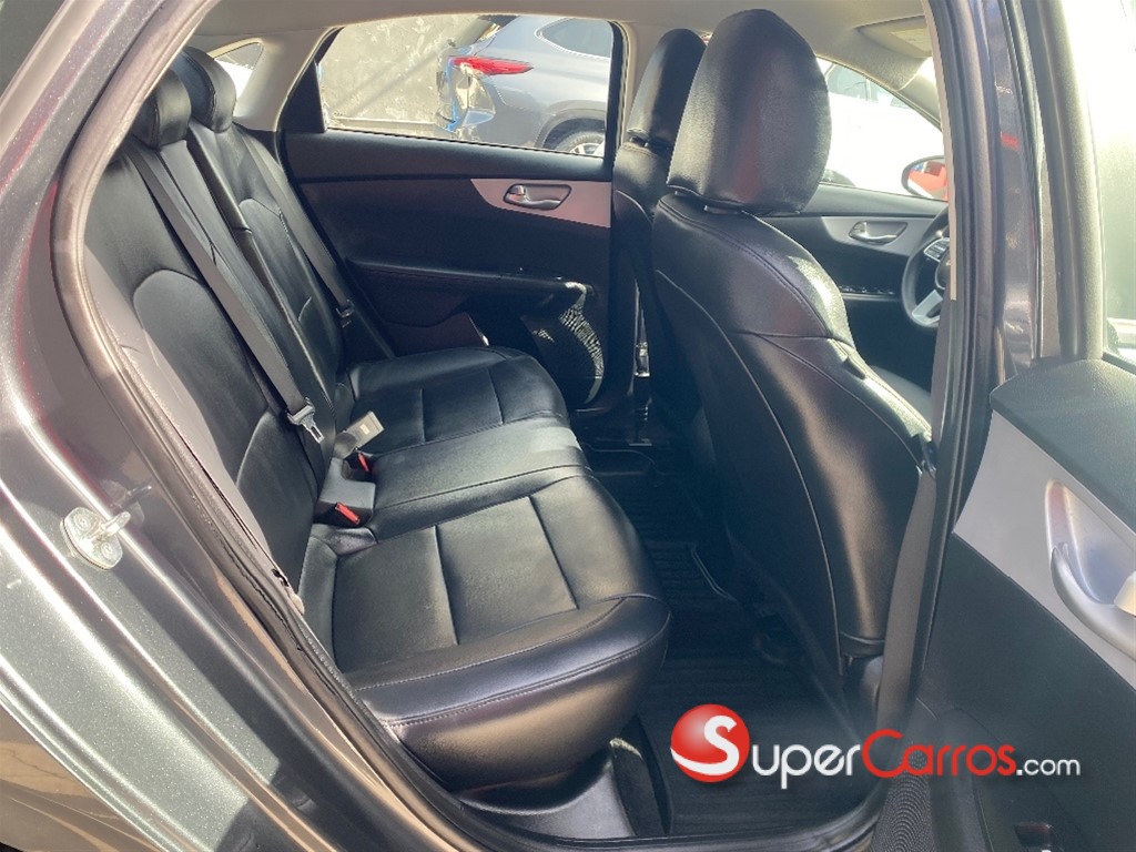 2024 Kia Forte LXS — foto 9 / 11