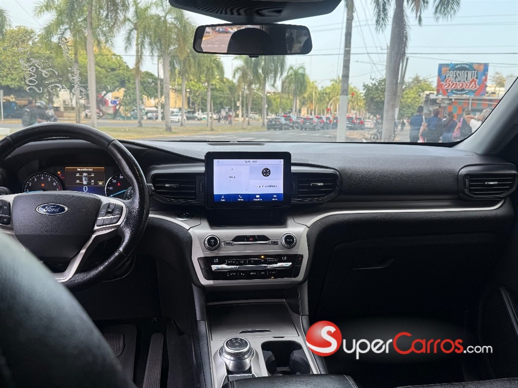 2021 Ford Explorer XLT 4WD — foto 7 / 10