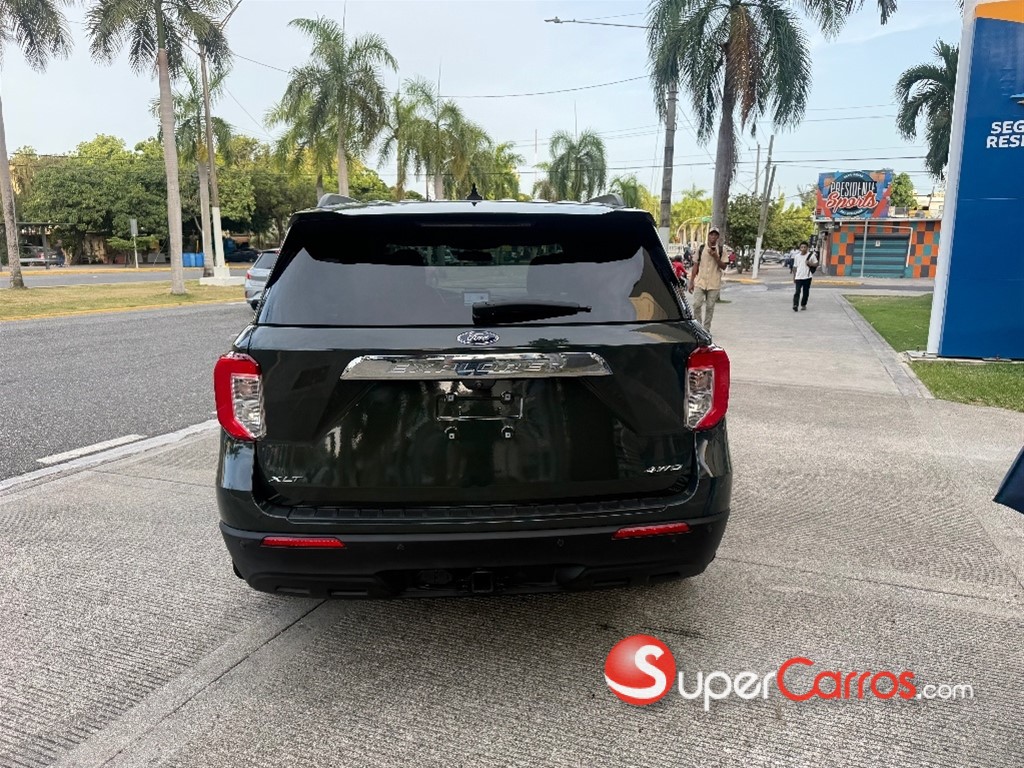 2021 Ford Explorer XLT 4WD — foto 9 / 10