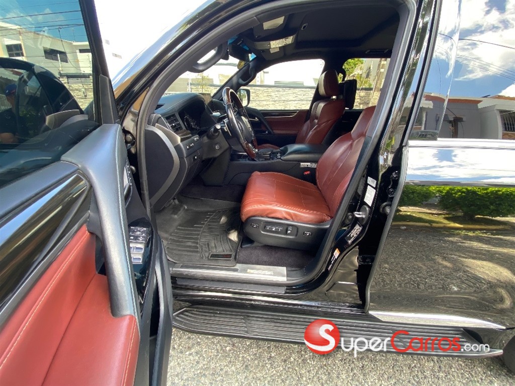 2016 Lexus LX 570 — foto 7 / 12