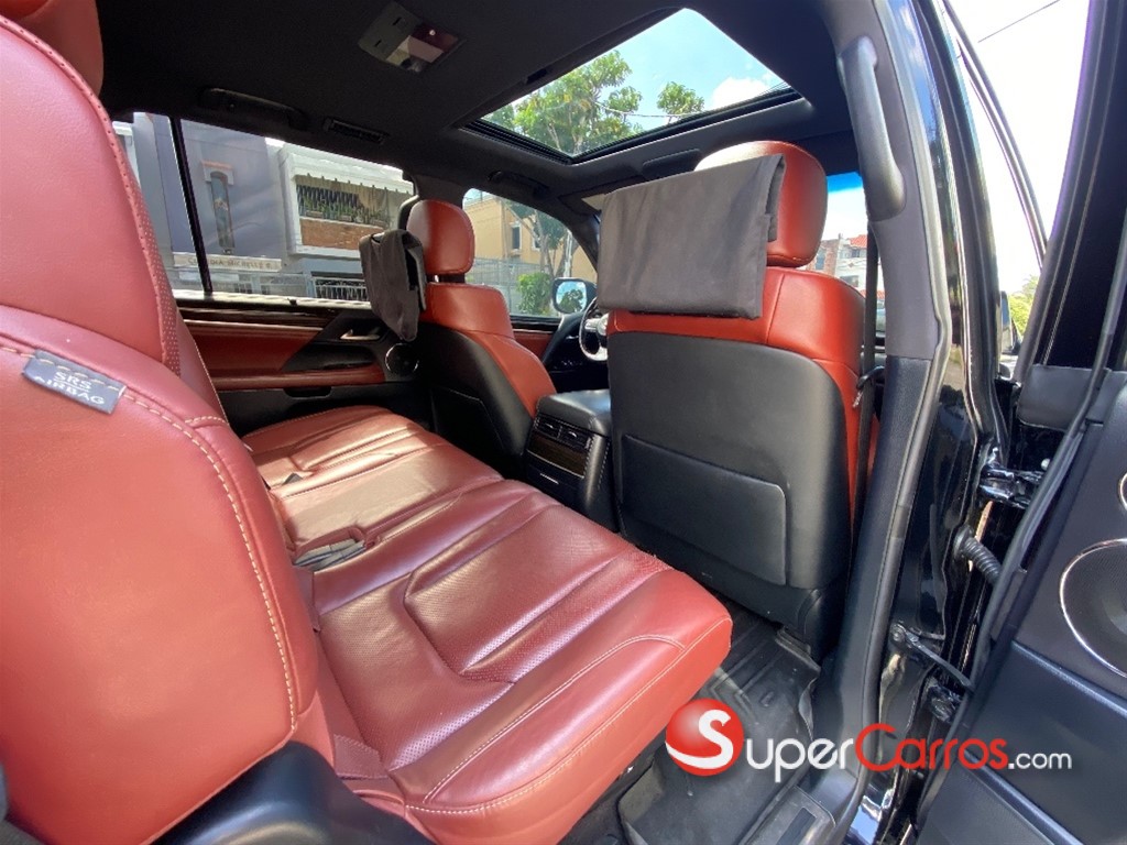 2016 Lexus LX 570 — foto 11 / 12