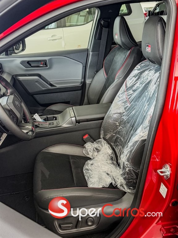 2027 Toyota RAV4 GR Sport — foto 3 / 8