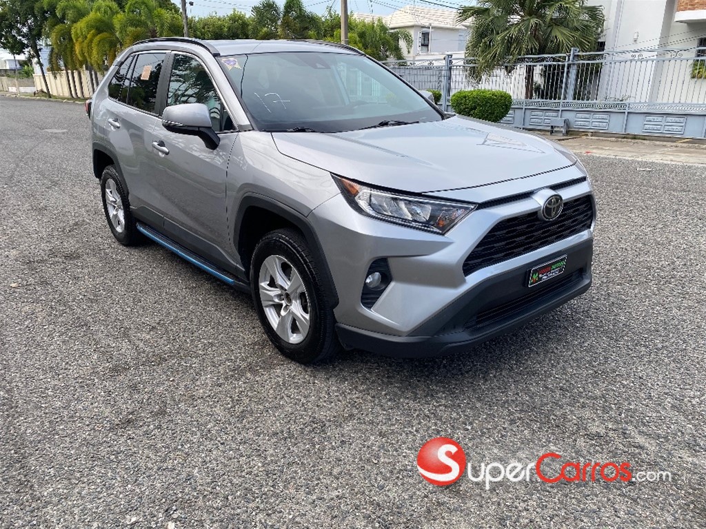 2020 Toyota RAV4 XLE