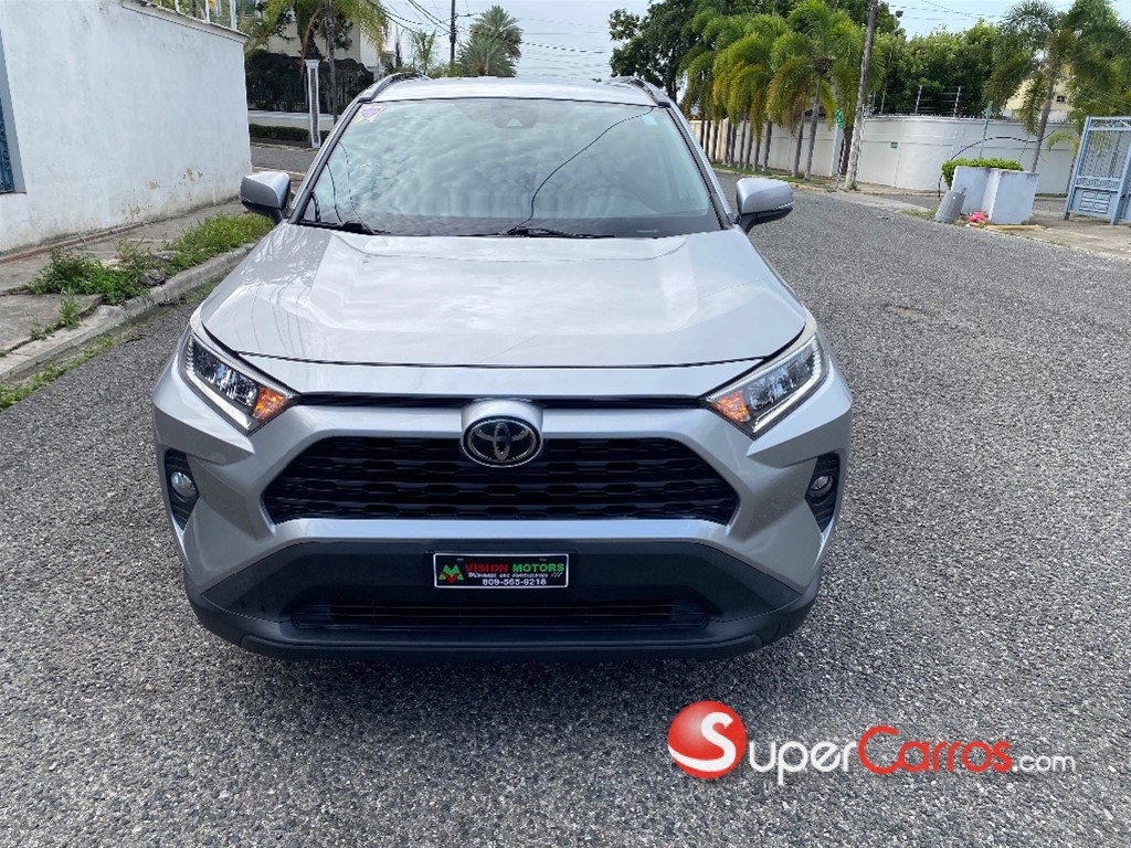 2020 Toyota RAV4 XLE — foto 3 / 11