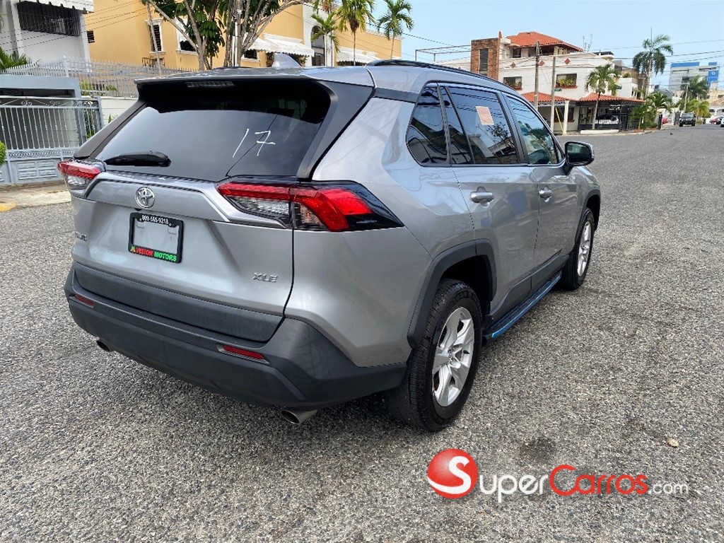 2020 Toyota RAV4 XLE — foto 4 / 11