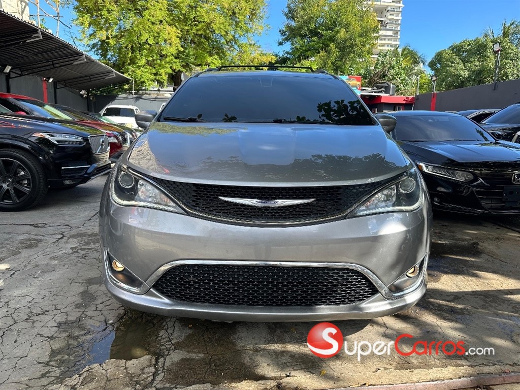 2020 Chrysler Pacifica Limited — foto 2 / 10