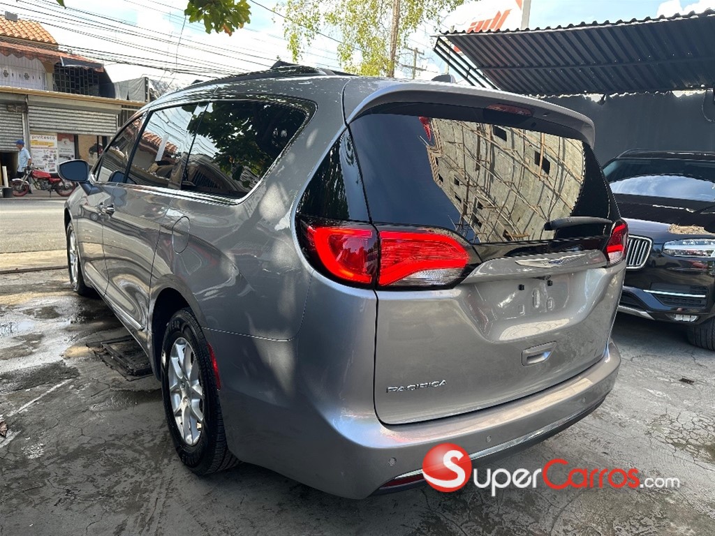 2020 Chrysler Pacifica Limited — foto 6 / 10