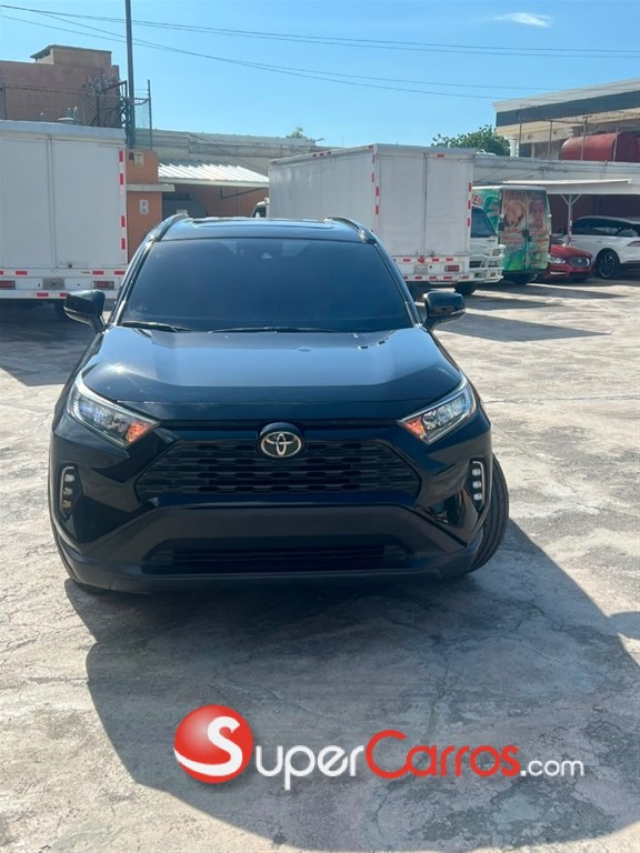 2019 Toyota RAV4 XLE Premium — foto 9 / 11