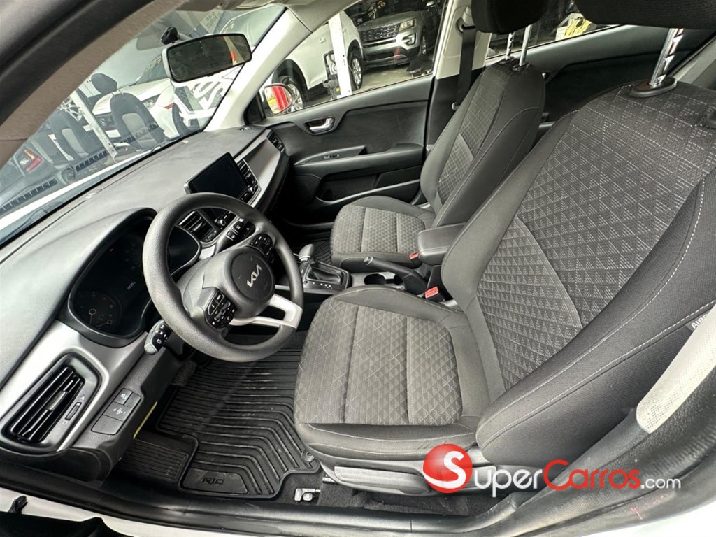 2022 Kia Rio S — foto 8 / 12