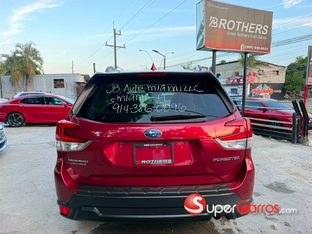 2020 Subaru Forester Premium — foto 5 / 12