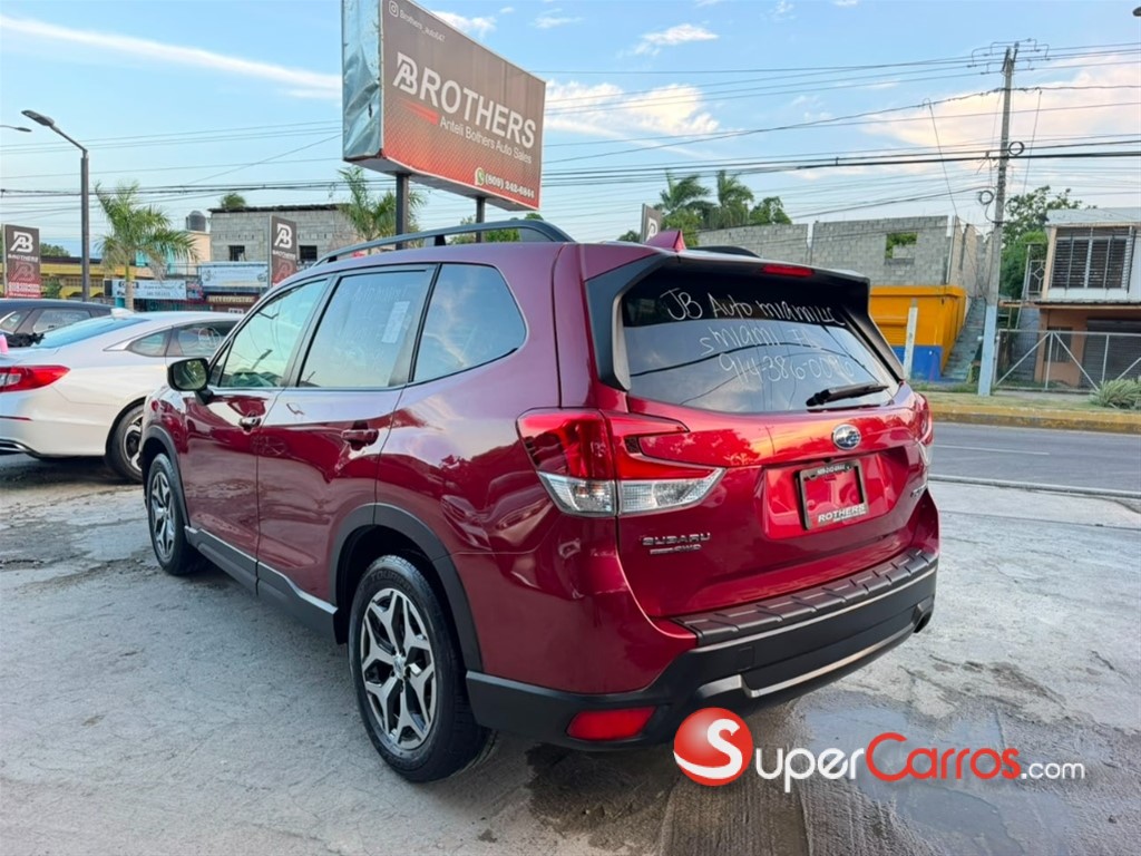 2020 Subaru Forester Premium — foto 6 / 12