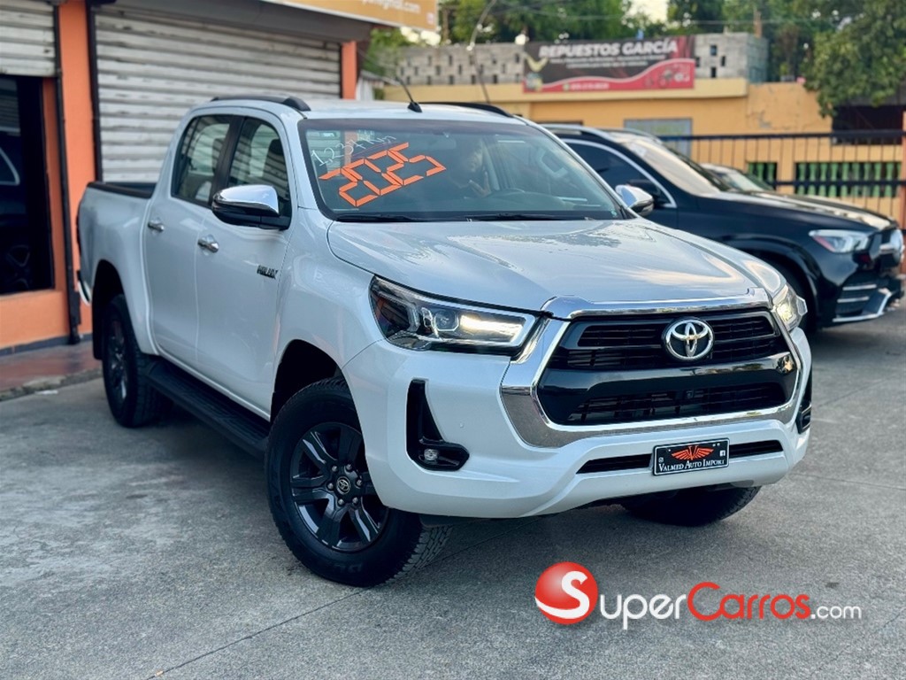 2025 Toyota Hilux SRV — foto 3 / 12