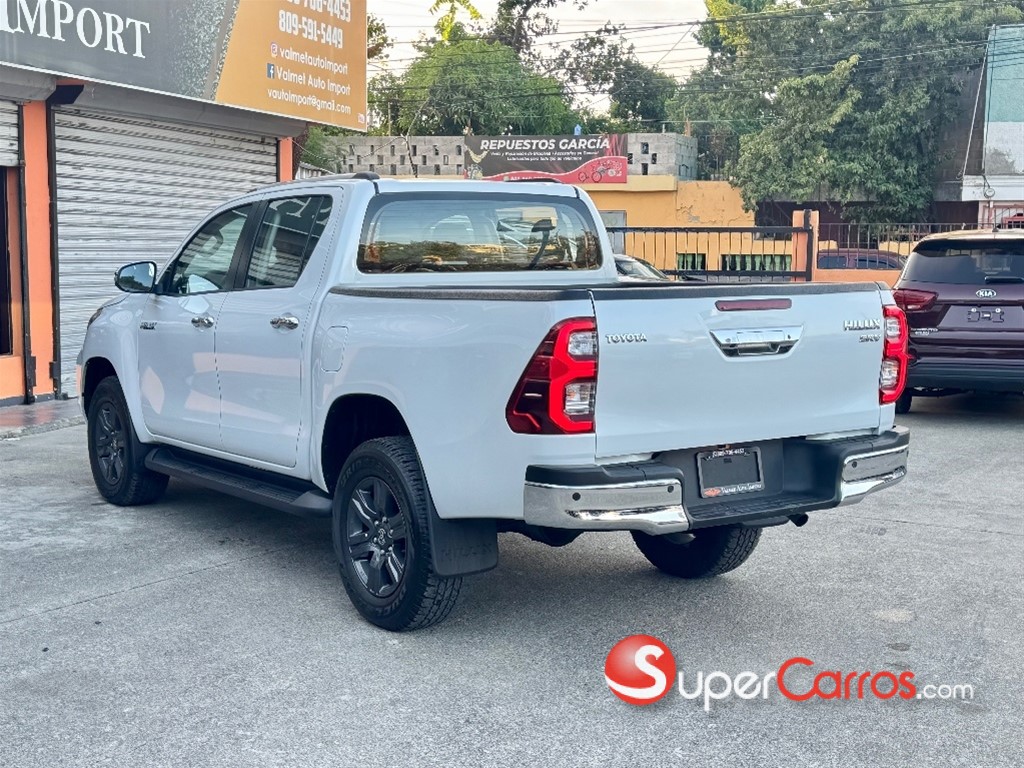 2025 Toyota Hilux SRV — foto 6 / 12