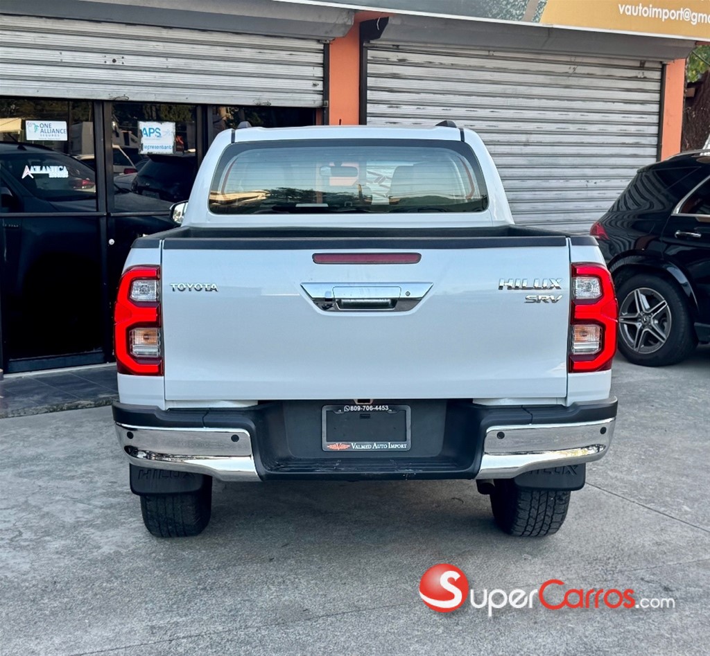 2025 Toyota Hilux SRV — foto 7 / 12