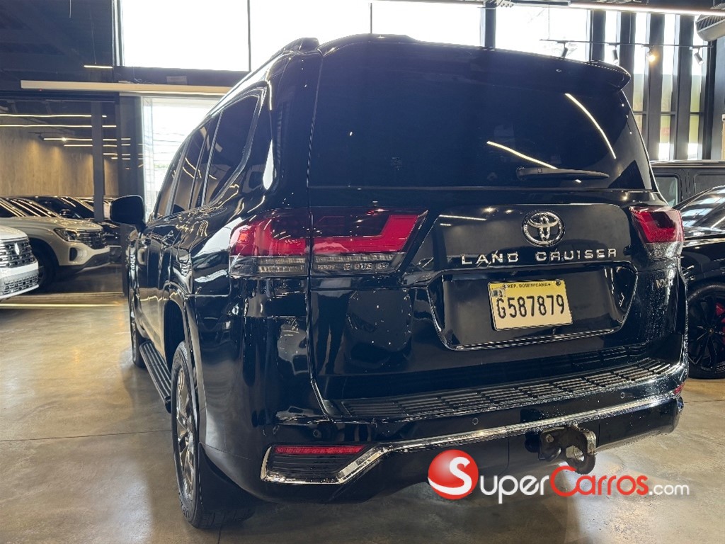 2022 Toyota Land Cruiser 300 VX-R — foto 2 / 12