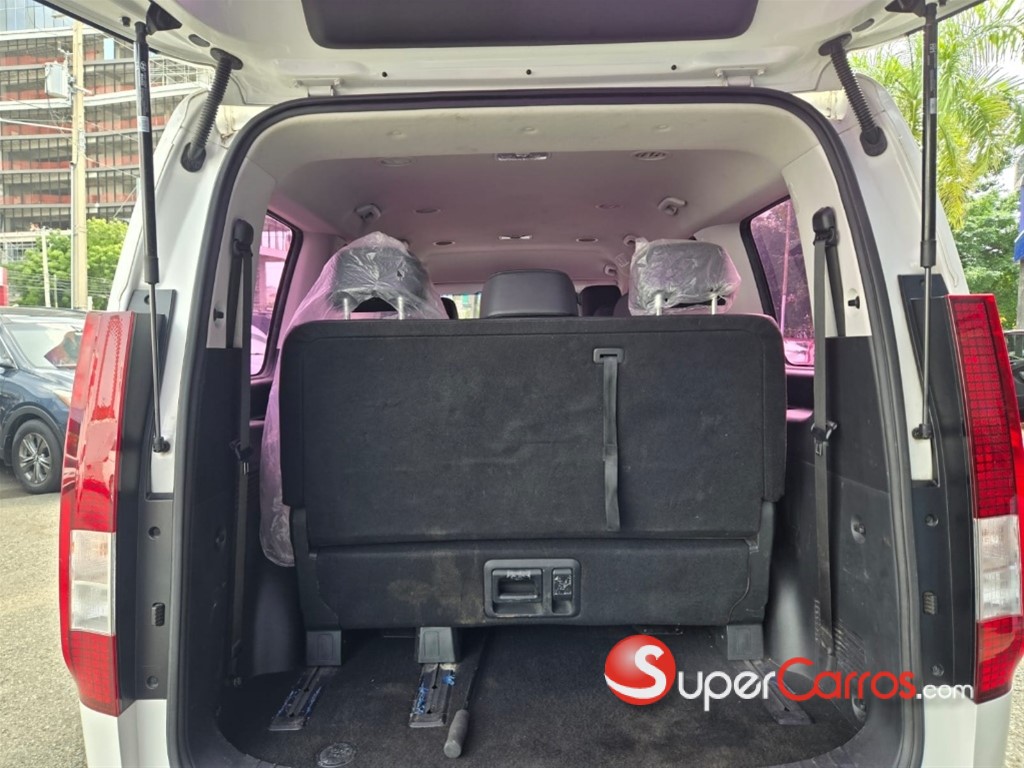 2024 Hyundai Staria — foto 5 / 12