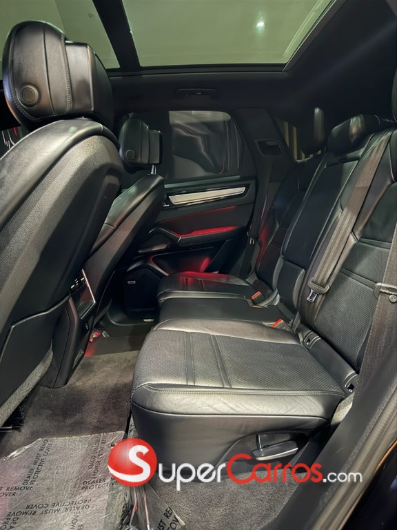 2019 Porsche Cayenne — foto 7 / 12