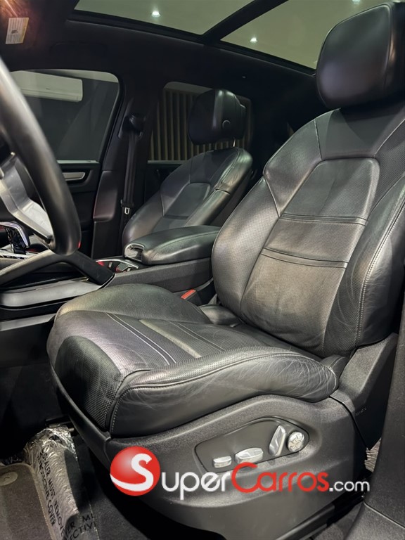 2019 Porsche Cayenne — foto 8 / 12