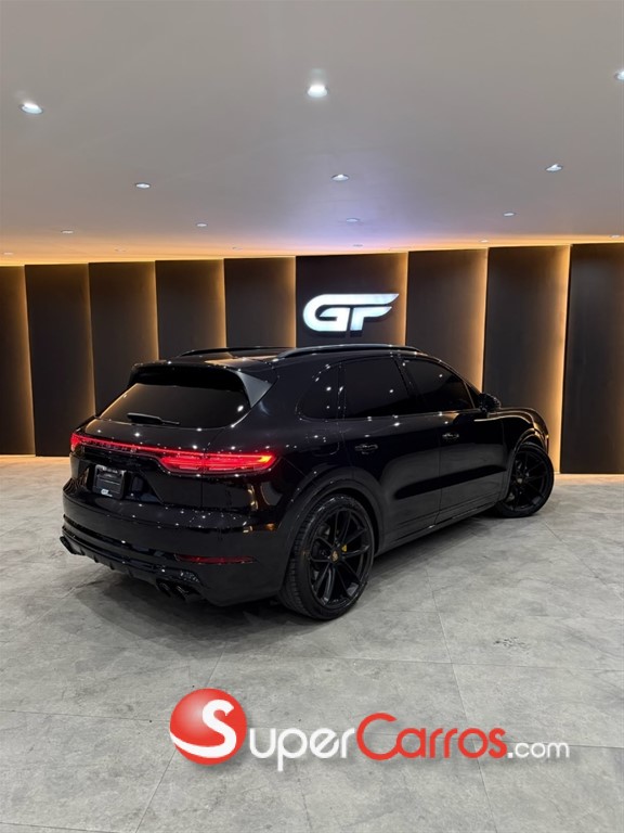 2019 Porsche Cayenne — foto 9 / 12