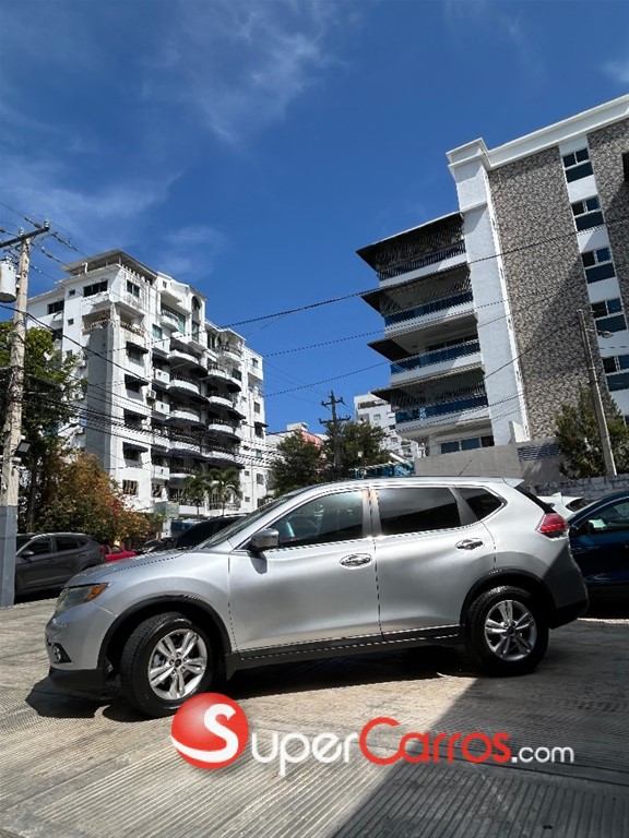 2015 Nissan Rogue — foto 2 / 9