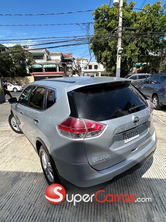 2015 Nissan Rogue — foto 3 / 9