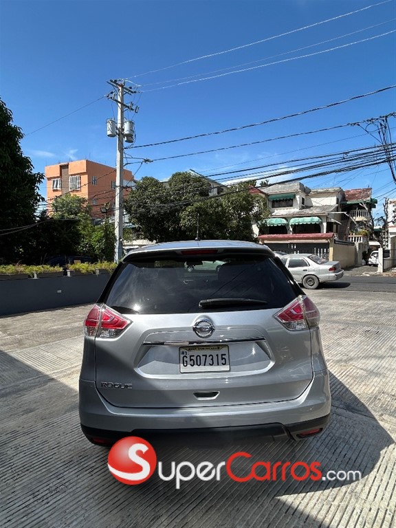 2015 Nissan Rogue — foto 4 / 9