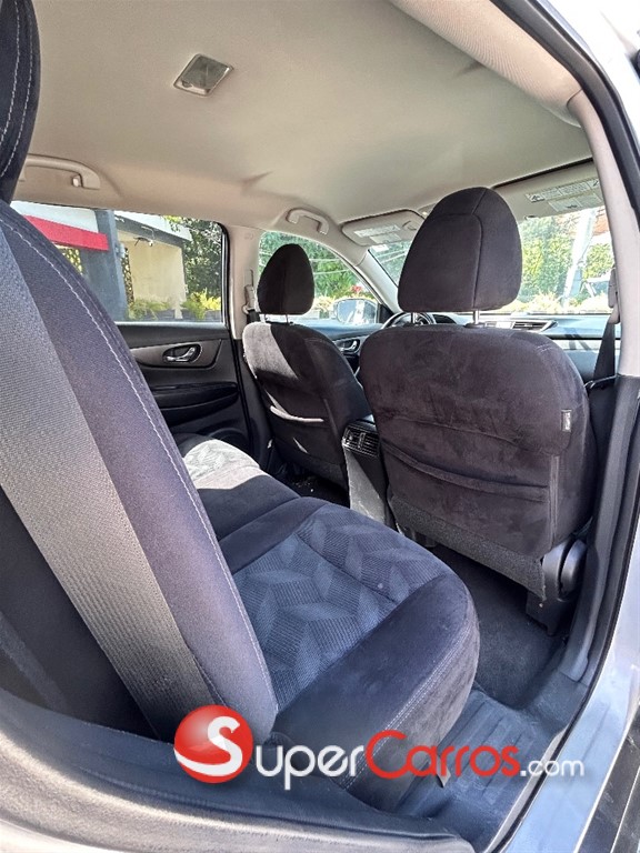 2015 Nissan Rogue — foto 6 / 9
