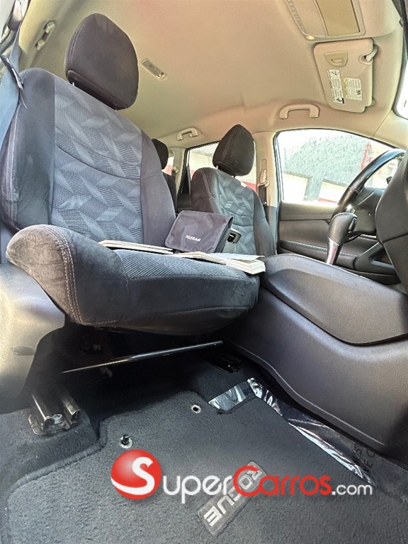 2015 Nissan Rogue — foto 8 / 9