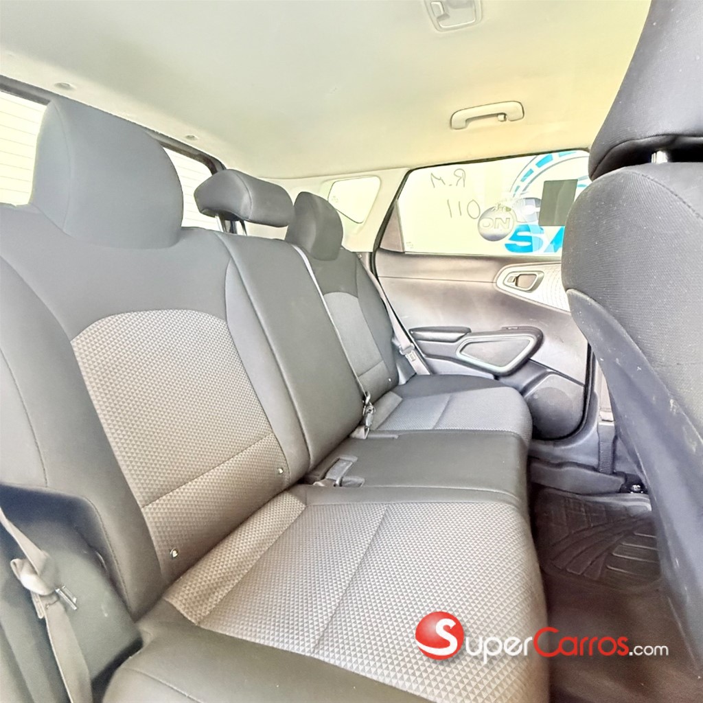 2020 Kia Soul LX — foto 8 / 12