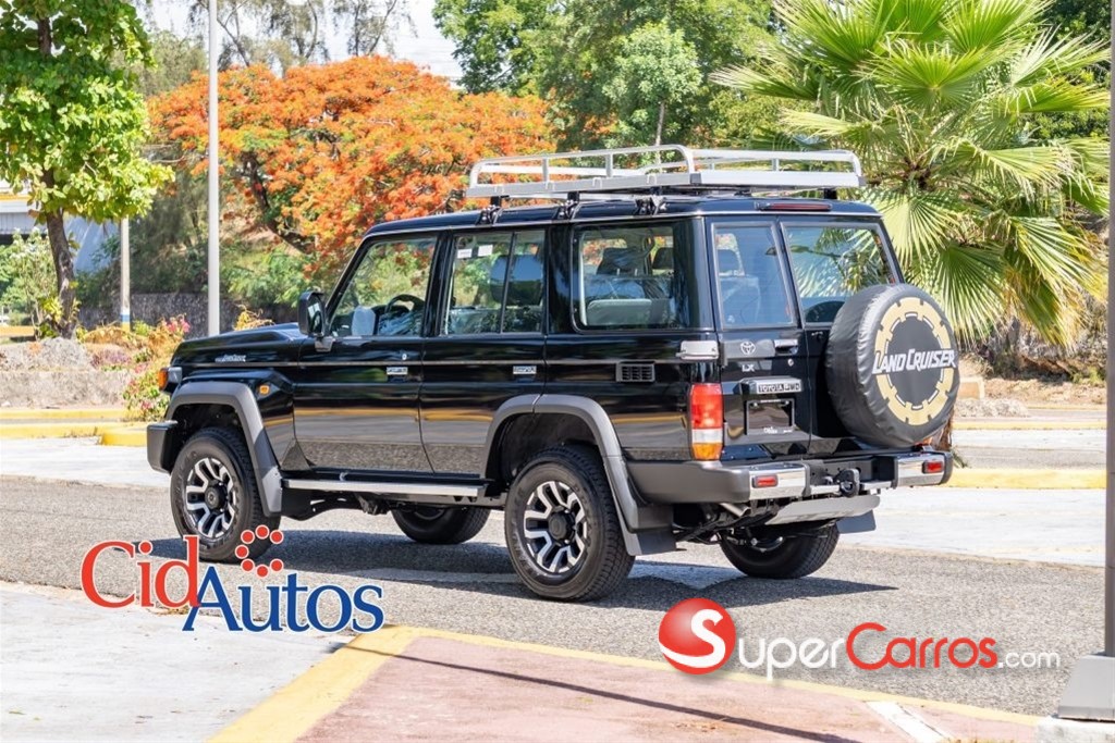 2027 Toyota Land Cruiser Serie 70 — foto 4 / 12