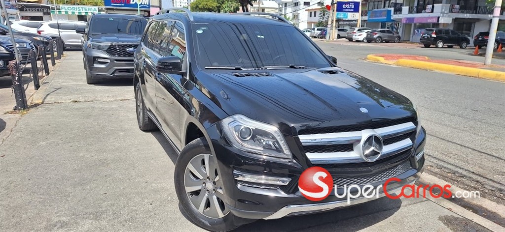 2025 Mercedes-Benz Clase GL 350 CDI — foto 2 / 8