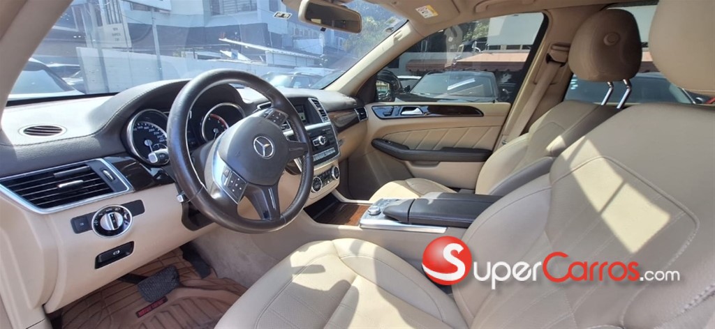 2025 Mercedes-Benz Clase GL 350 CDI — foto 4 / 8