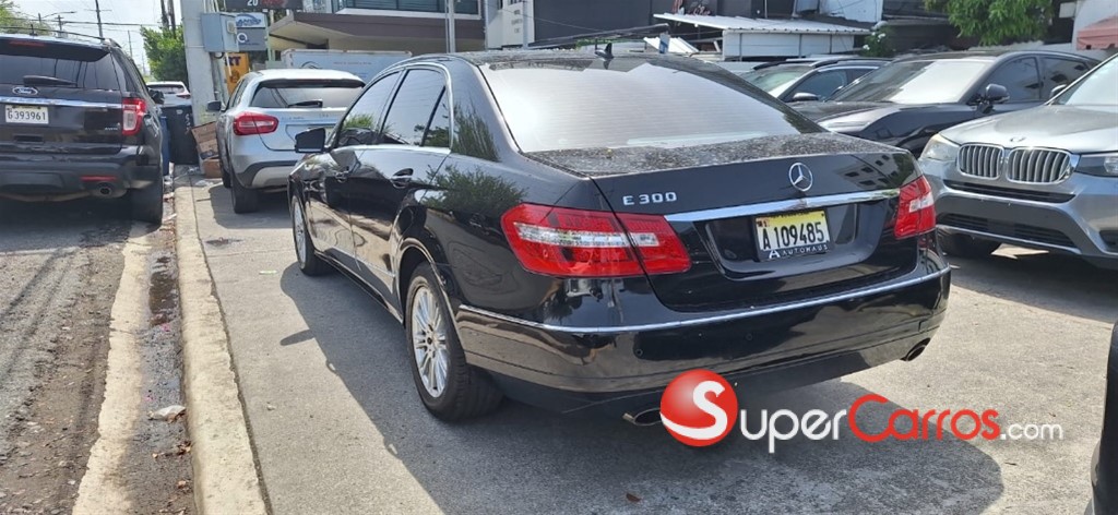 2010 Mercedes-Benz Clase E 300 — foto 5 / 11