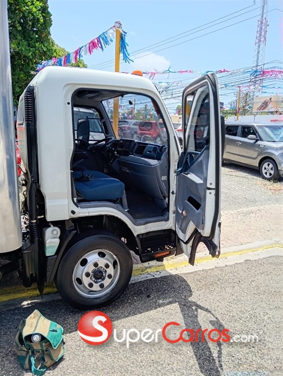 2018 Mitsubishi Motors Canter Fuso — foto 5 / 12