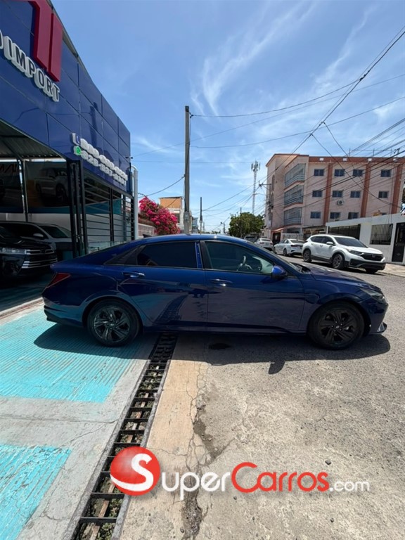 2021 Hyundai Elantra SEL — foto 6 / 12