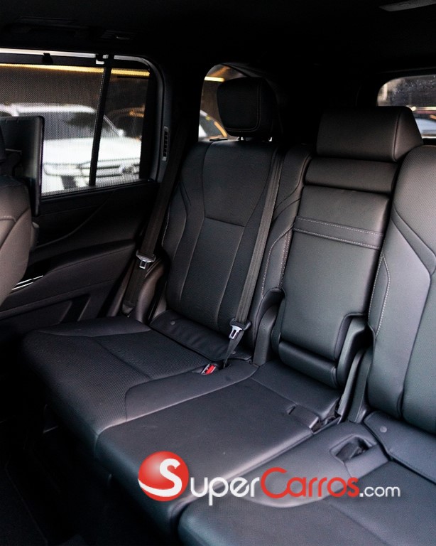 2022 Lexus LX 600 — foto 10 / 12