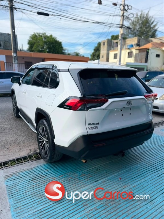 2022 Toyota RAV4 LE — foto 9 / 11